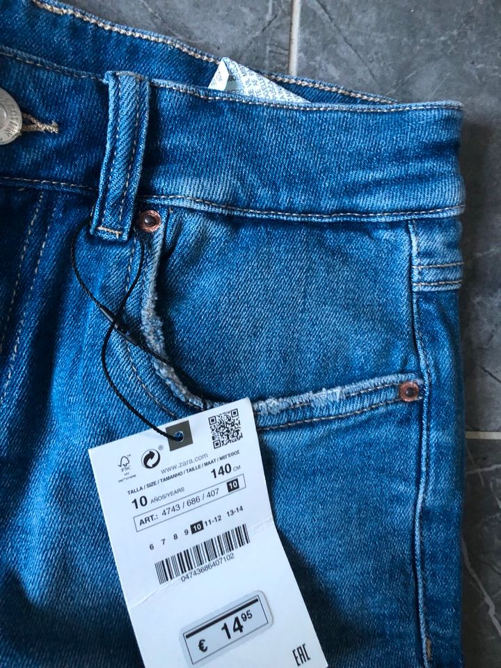 Jeans Short von Zara NEU mit Etikett in Moers