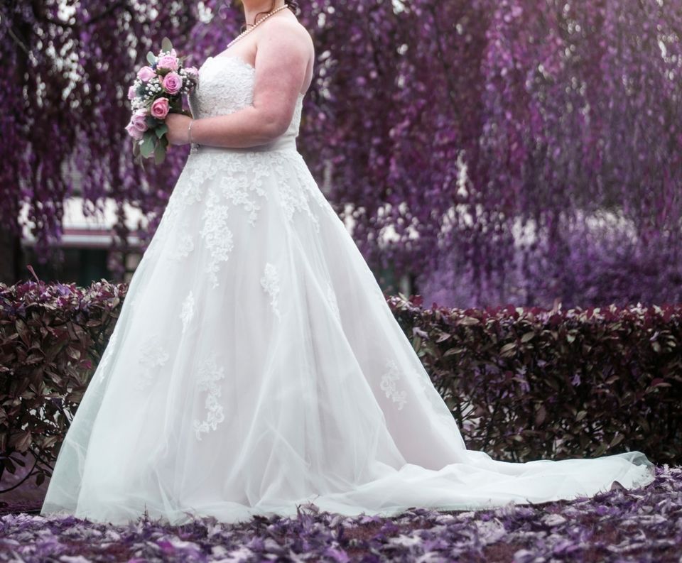 Hochzeitskleid A-Linie in blush in Dortmund