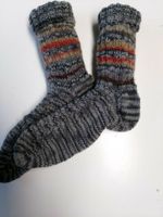 Socken Schwarz/Grau/Weiß/Rot Gr. 30 NE U - handmade Sachsen - Radeburg Vorschau