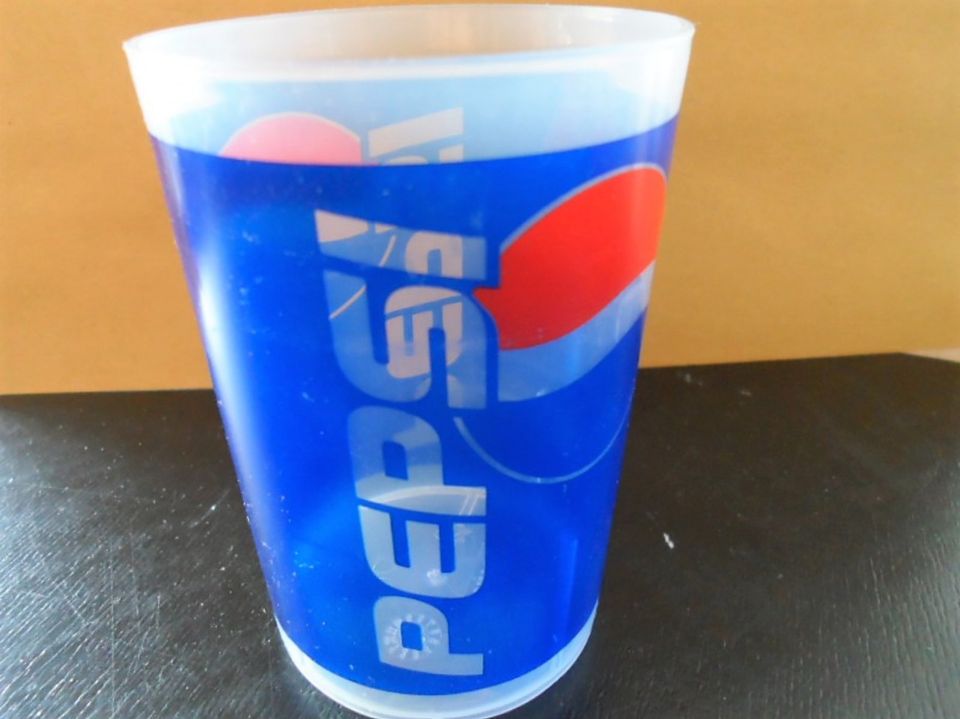 Pepsi Sammeln, seltener Kunststoff-Becher, sehr guter Zustand in Rostock