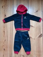 Nike Jordan Jogginganzug 6-9 Monate Gr. 68-74 Baby schwarz rot Hamburg-Nord - Hamburg Hohenfelde Vorschau