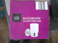 Badzubehör , 2 Teile , Toilettenpapierhalter und Zahnputzbecher Niedersachsen - Bawinkel Vorschau