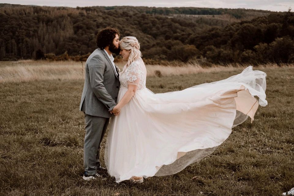 Brautkleid Apricot Hochzeitskleid Kleid Hochzeit in Odenthal