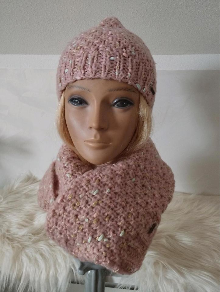 Mädchen Winterset Mütze mit Loopschal von Barts in Moosbach b. Vohenstrauß