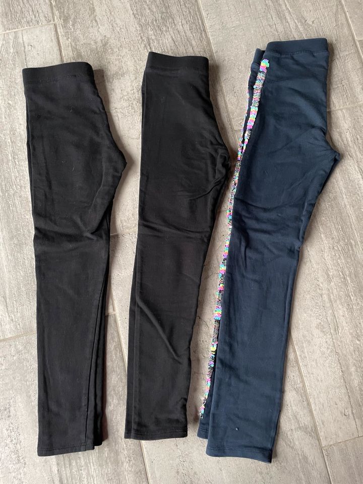 Leggings H&M Gr. 134/140 (dicker) in Bredstedt