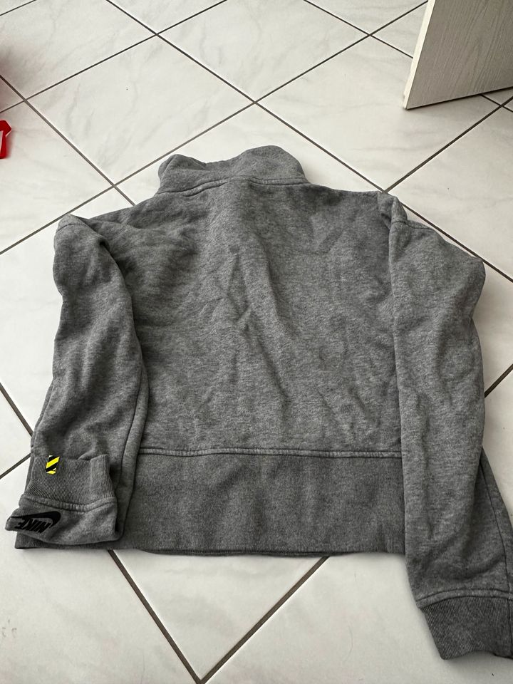 Nike Pulli Neu grau in Ingolstadt