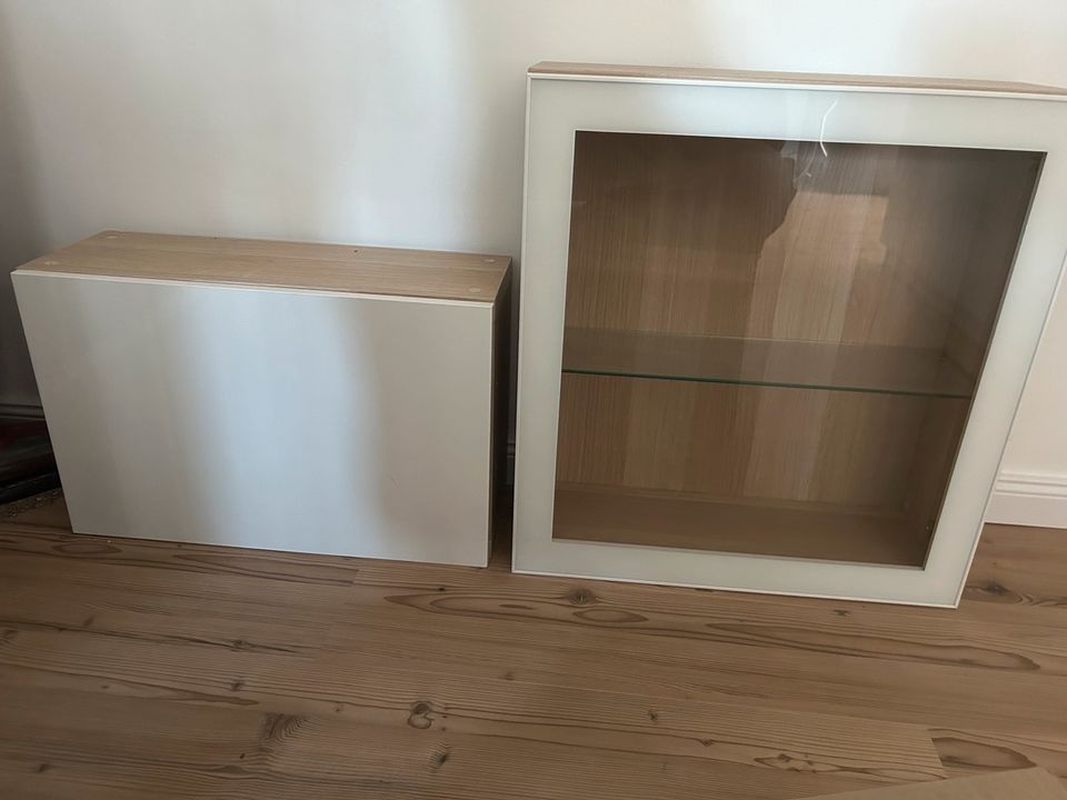 Vitrine und TV Board Schrank Ikea in Uetze