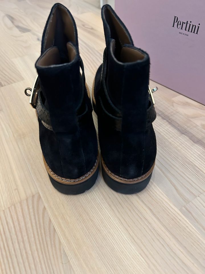 Pertini Boots Gr. 40 schwarz NP: 230,-€ 2 x getragen in Inden