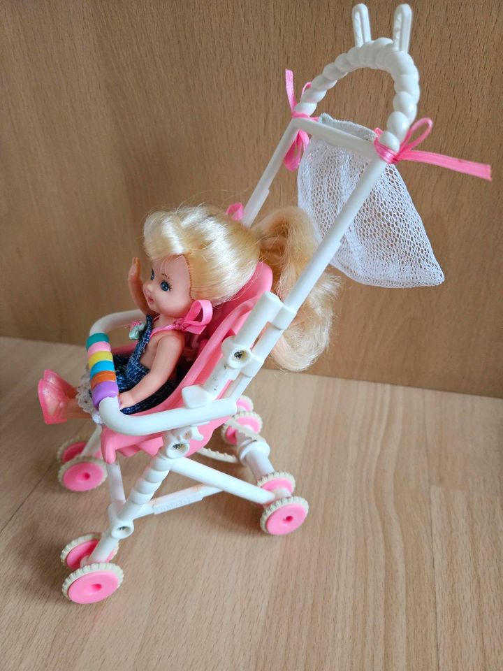 Barbie mit Kinderwagen in Xanten