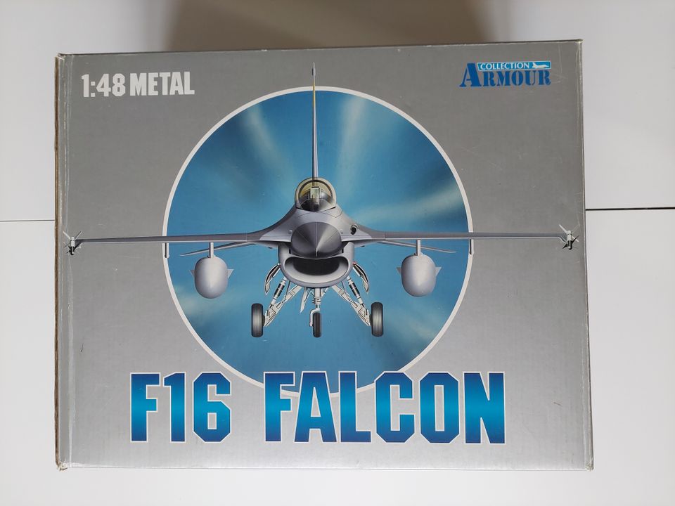 Modell Armour-Flugzeug F16 Fighting Falcon 50th Anniversary in Immendingen