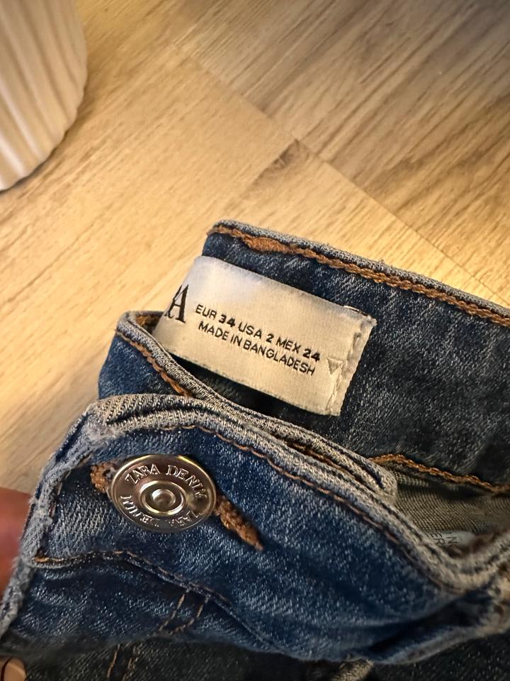 Zara Jeanshose Größe Xs in Viersen