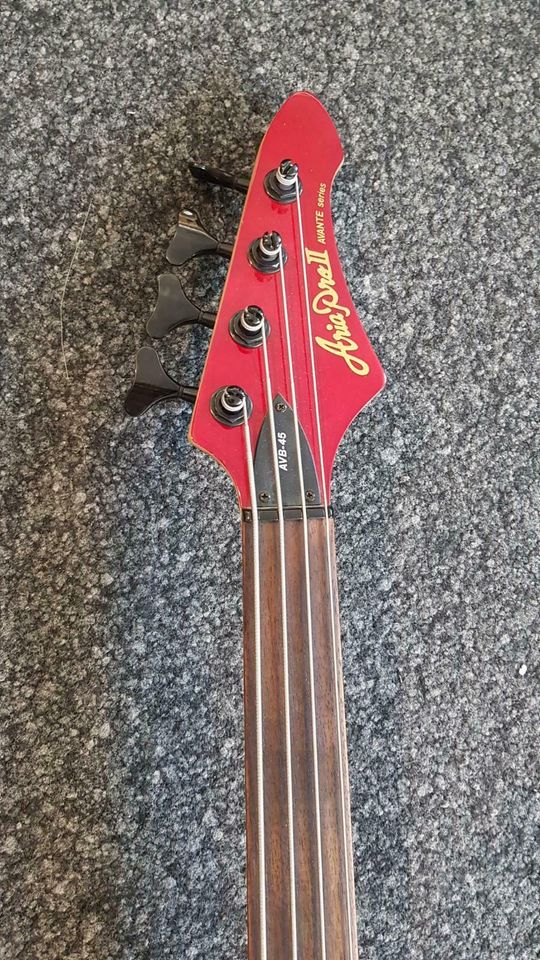 Aria Pro II E-Bass Fretless Rot AVANTE AVB-45 FLISR in Hannover