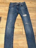 Zara Ripped Jeans 31/32 Nordrhein-Westfalen - Iserlohn Vorschau