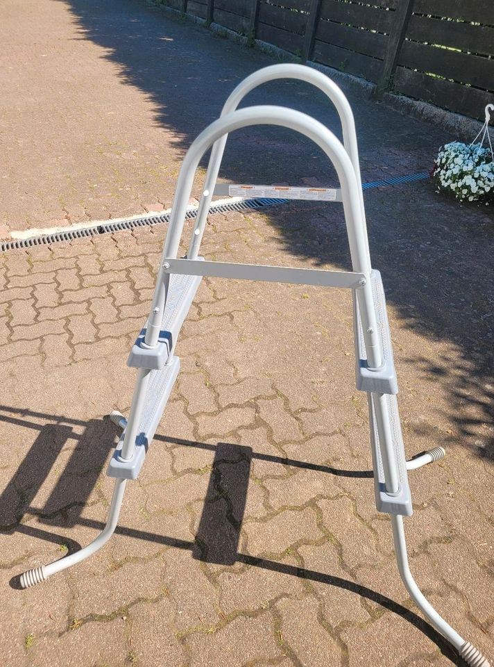 Bestway Poolleiter 84cm in Rellingen