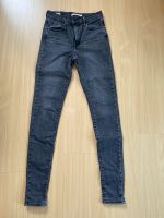 Levis Jeans Damen grau 720 High rise super skinny Größe 27 Bayern - Abensberg Vorschau