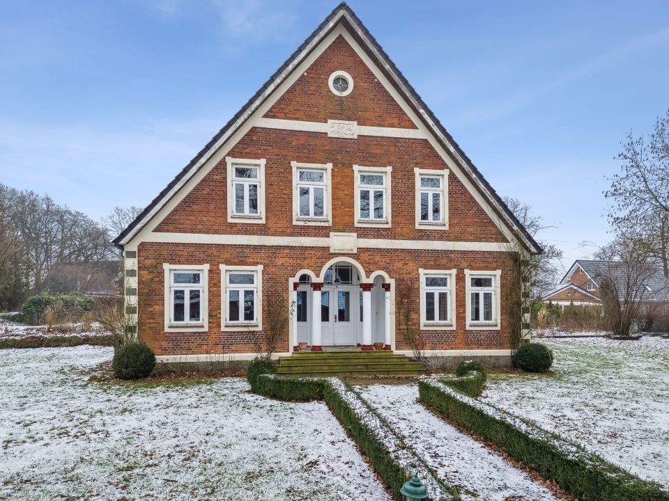 Modernes Leben und Arbeiten in historischen Gebäuden, Hofstelle zwischen Hamburg und Bremen in Kalbe in Kalbe (Niedersachsen)