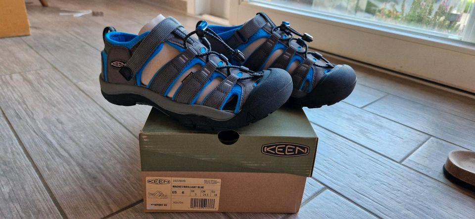 Keen Trekkingsandale Newport Gr. 38 NEU in Buggingen