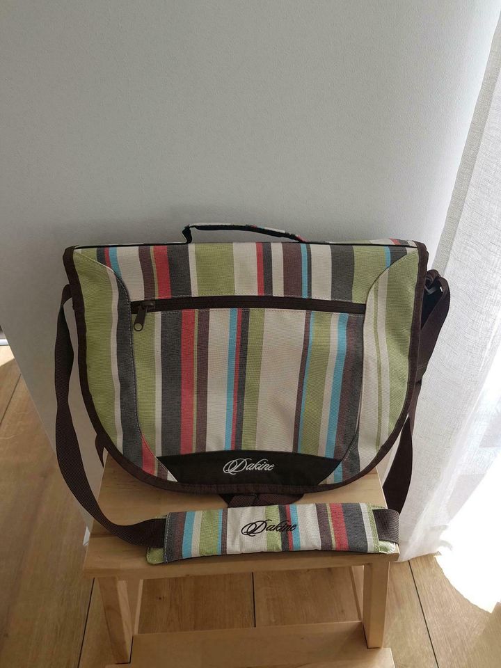 Dakine Umhängetasche Laptoptasche in Paderborn