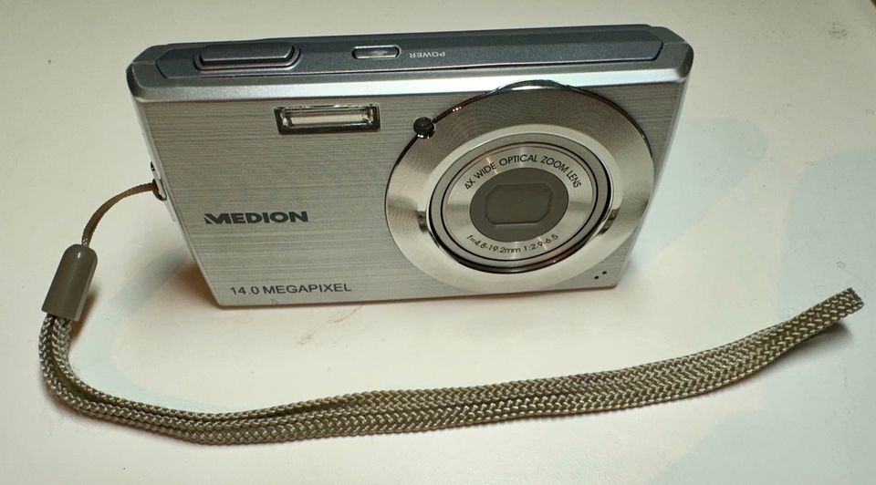MEDION Foto-Digitalkamera mit 14 MEGAPixel und opt. Zoom - TOP in Gundelsheim