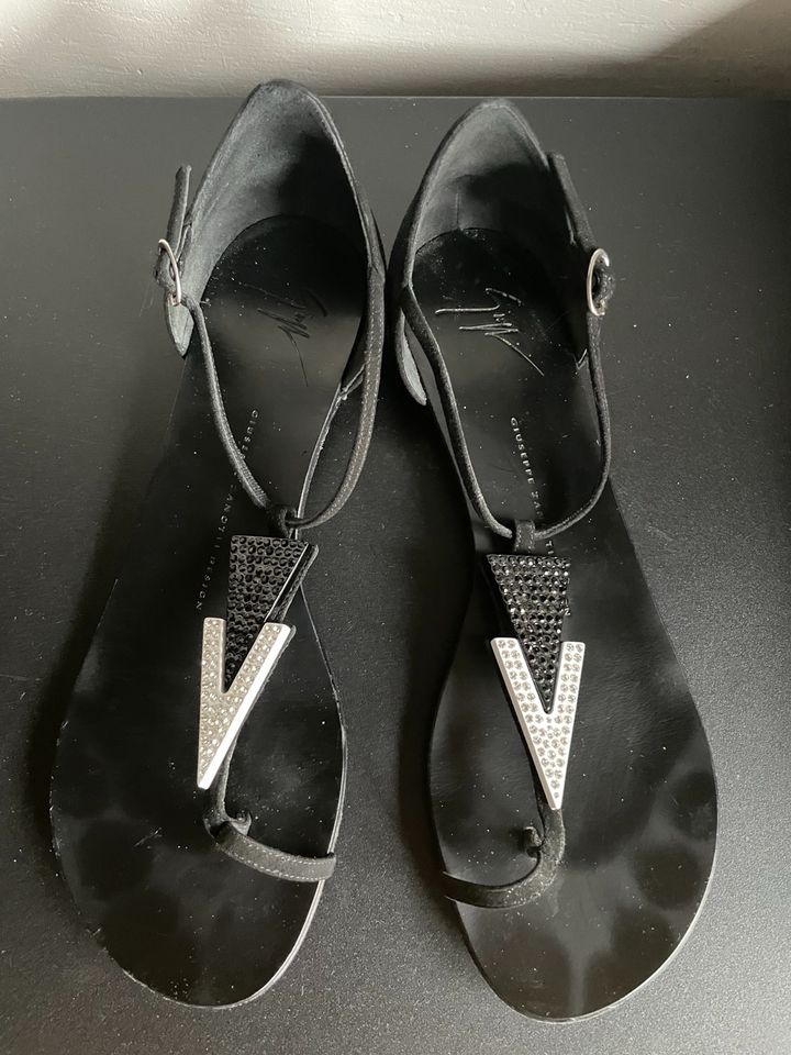 Giuseppe Zanotti Sandalen Gr. 40 schwarz Strass in Hamburg