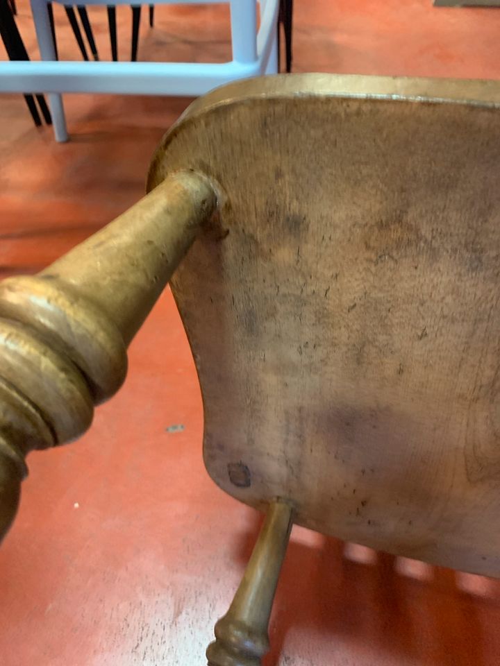 Acht Antike Weichholz Stühle auf Lager (Preis je Stuhl) in Bonn