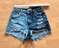 Jeans Hotpants Shorts BERSHKA 36 XS zweifarbig destroyed bluedenim Klipphausen - Weistropp Vorschau