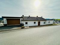 Geräumiges Wohnhaus mit 2 Garagen, tollem Ausblick und vielen Möglichkeiten Hessen - Mittenaar Vorschau