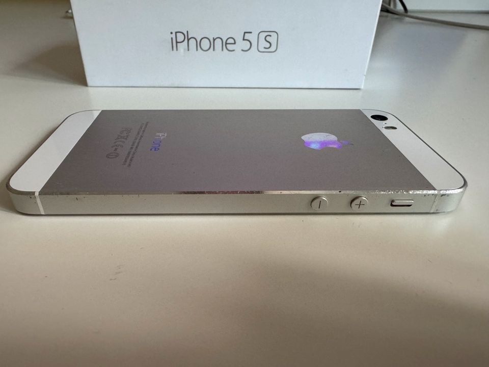 iPhone 5s silber 16GB in Hamburg