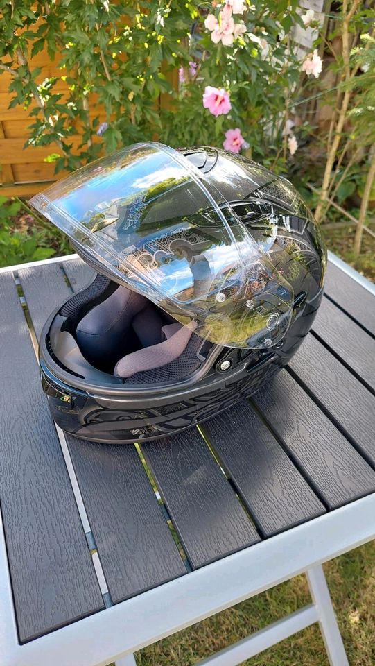 Motorradhelm Damen Größe S in Leipzig