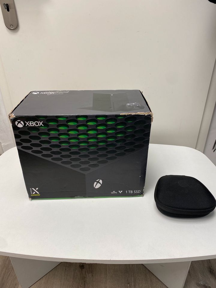 Xbox Series x 1Tb mit 2 Controller in Gelsenkirchen