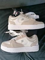 Neue FILA Sneaker Schuhe Damen / Mädchen Größe 38 Sachsen - Ehrenfriedersdorf Vorschau