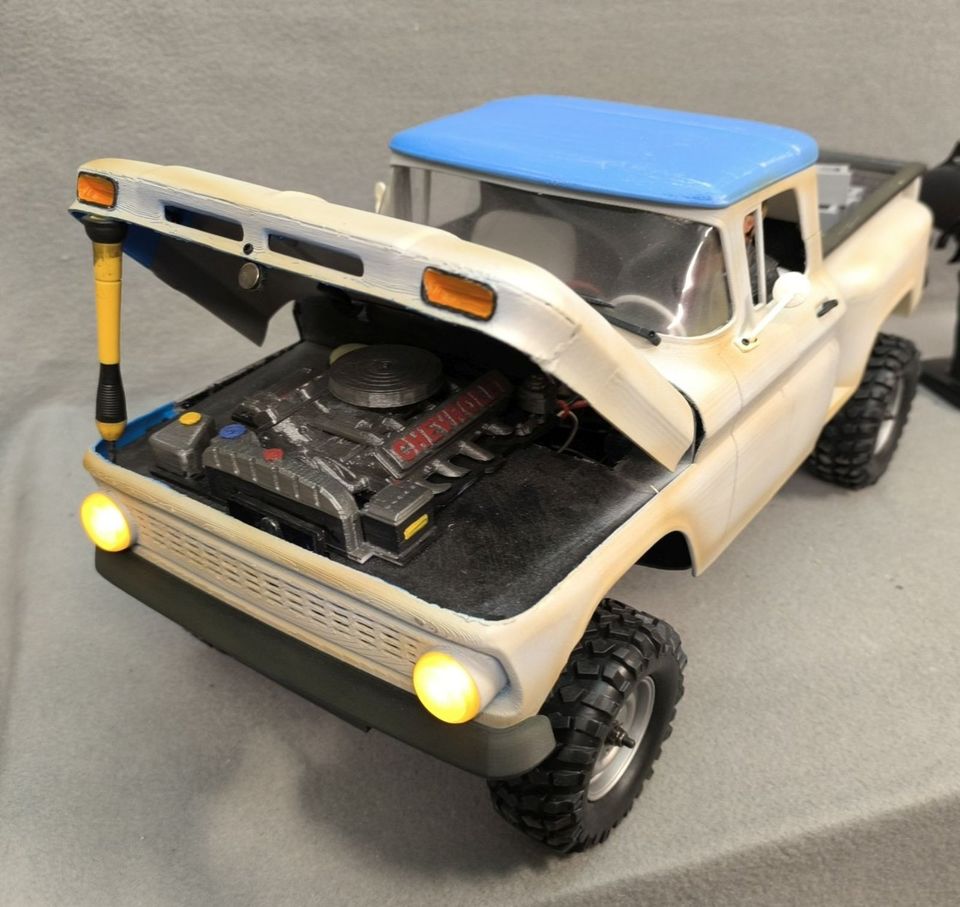 RC Chevrolet C10 Step Side Gmade Scale Crawler 1:10 in Ihringen