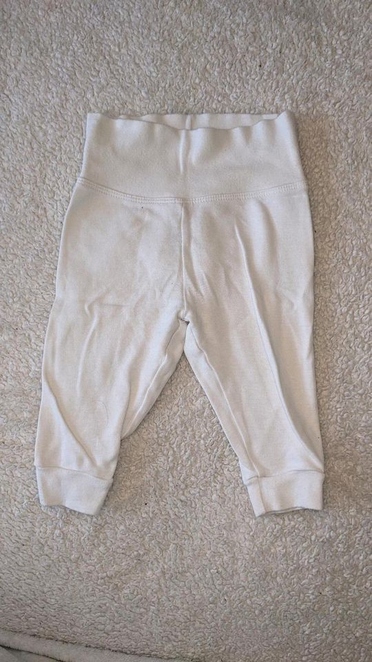 Hosen weiß beige neutral unisex Jungen Mädchen 62/68 in Schweinfurt