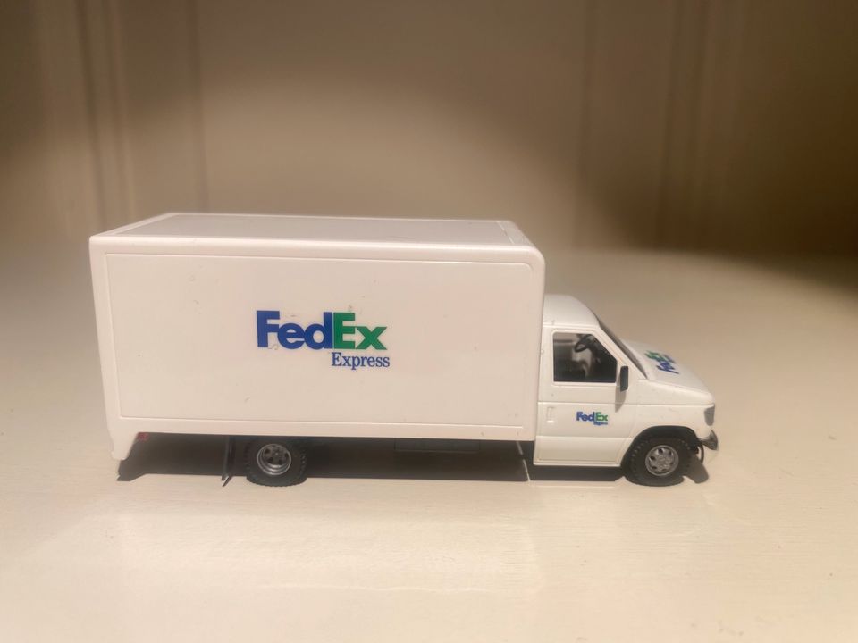 ⭐️ 1:87 H0 FED EX Transporter Dhl Post Lieferwagen Ford in Berlin
