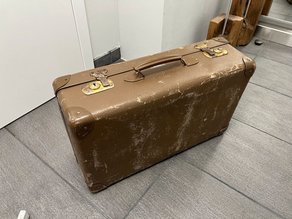 Wow Alter schöner Koffer vintage in Nieste