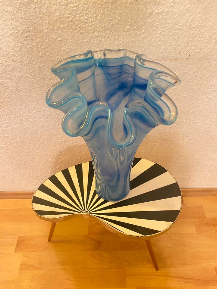 Blue Murano Ruffle Vase - large vintage in Berlin