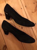 Eleganter Wildlederpumps, goldfarbener Rand am Absatz, ELEGANCE Berlin - Steglitz Vorschau