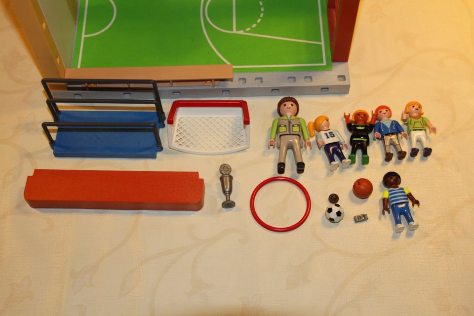 Playmobil Sporthalle mit Zubehör in Barntrup