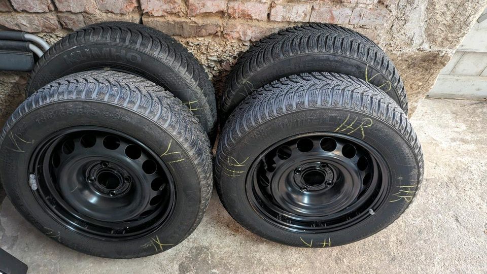 4 gebrauchte Winterreifen 185/65 R15 88T auf Opel Stahlfelgen in Stuttgart