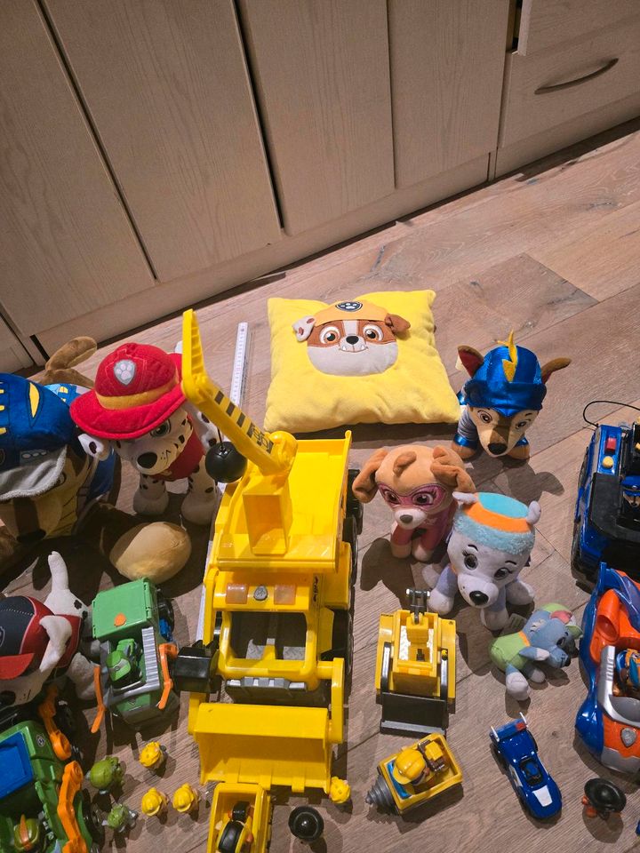 Konvolut Paw Patrol Fahrzeug Plüsch Figur Sammlung in Solingen