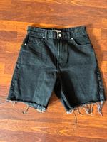 Jeans Shorts Bermuda Bershka 36 S schwarz Thüringen - Grabfeld Vorschau