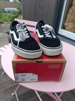 Vans Sneakers Wildleder old skool 39 neuwertig ! Nordrhein-Westfalen - Bornheim Vorschau