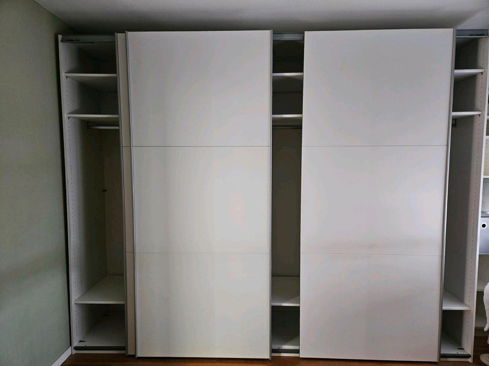 Kleiderschrank in Zerf