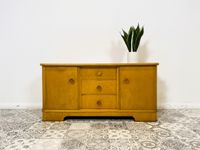 WMK Formschöne und gut erhaltene 50er Jahre Kommode aus vollem Holz mit Schubladen und Fächern # Sideboard Lowboard Wäschekommode TV-Board TV-Lowboard Schrank Fernsehkommode Mid-Century Vintage Friedrichshain-Kreuzberg - Friedrichshain Vorschau