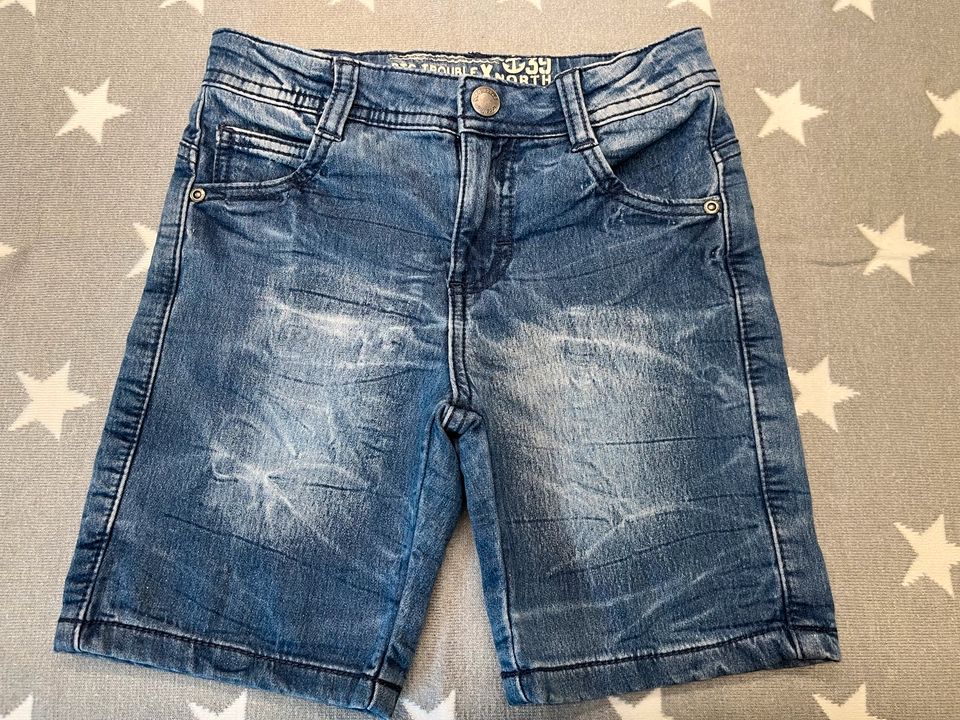 Kurze Hose Jeans Shorts Gr. 104 in Barnstorf