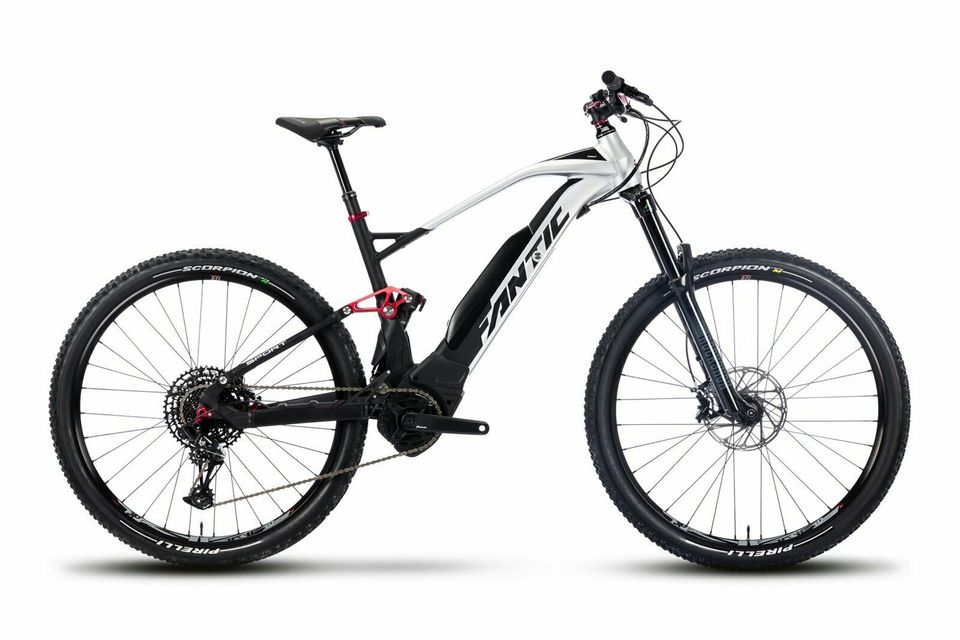 Fantic XTF 1.5 gelb oder silber S M L e-mtb e-bike Mountainbike brose 630 BJ 2022 Ausstellungsfahrzeug 150mm Federweg auf Wunsch haibike seitenständer in Nürnberg (Mittelfr)