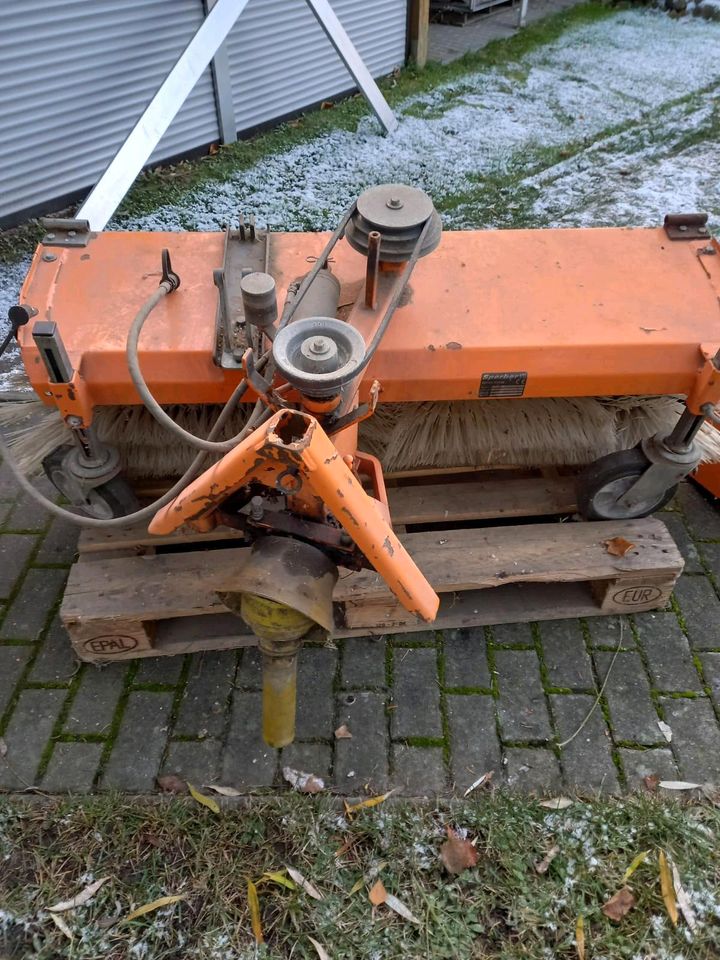 Kehrmaschine Sperber Matev John Deere in Nordwestuckermark