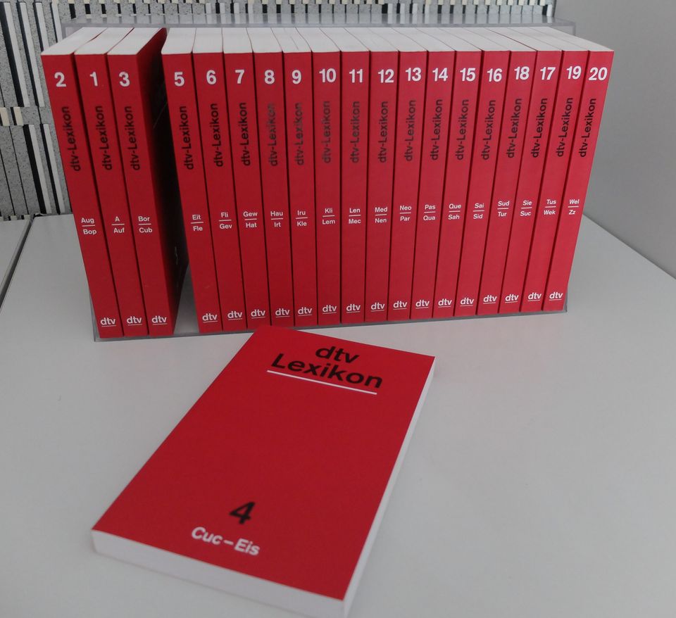 dtv Lexikon in 20 Bänden 1997 Acryl-Box komplett neuwertiger Zust in Grevenbroich