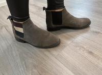 Tommy hilfiger Stiefelette grau Größe 38 Baden-Württemberg - Siegelsbach Vorschau