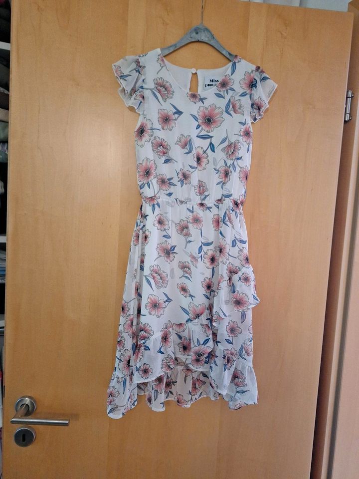 Schönes Sommerkleid mit Bolero in Gr. 140 anzugeben in Hebertsfelden